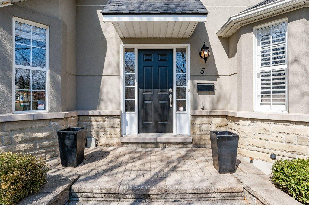 2 Bedrooms Condo at 1061 North Shore, Burlington For sale