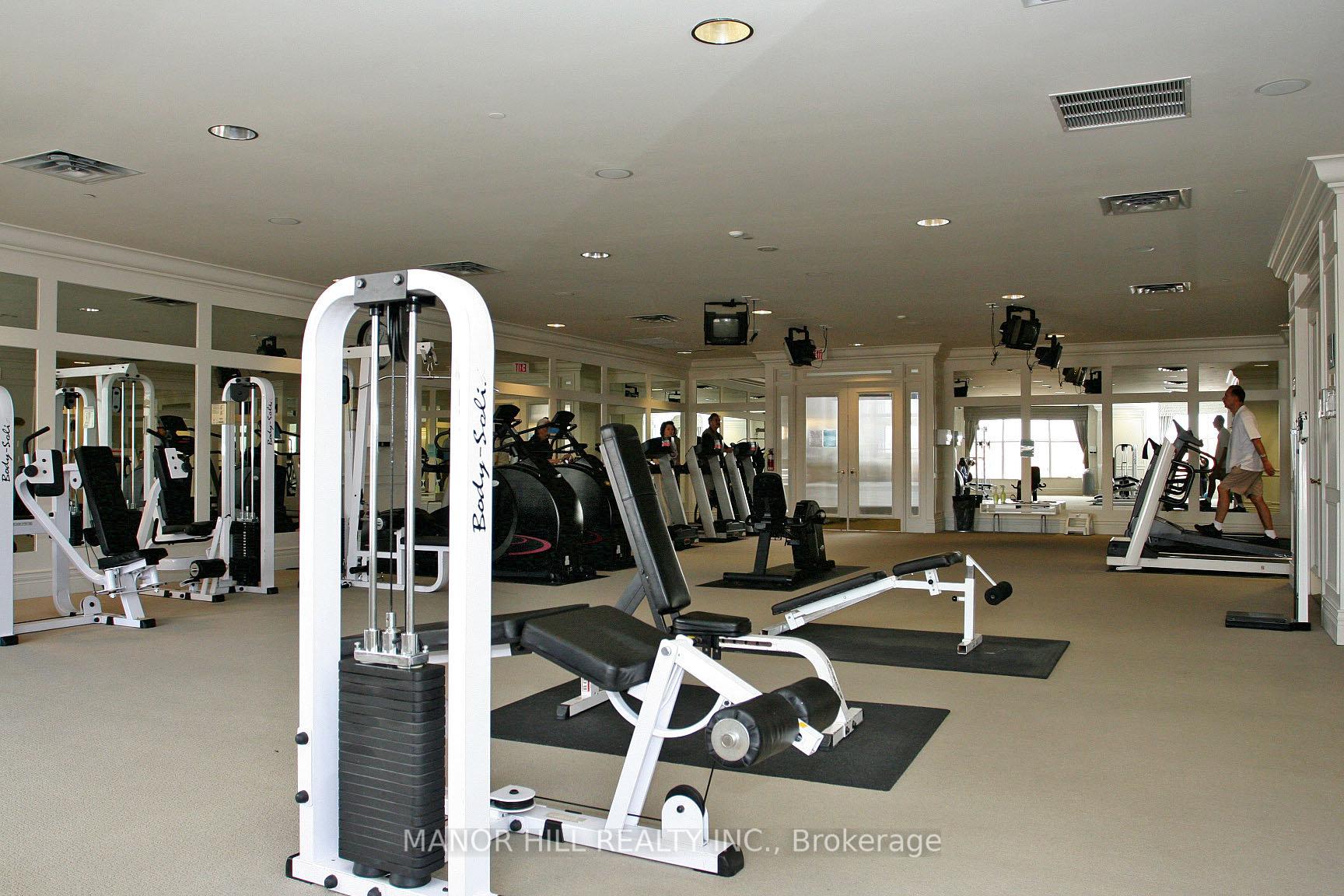 2 Bedrooms Condo at 35 Kingsbridge Garden,  Mississauga For sale