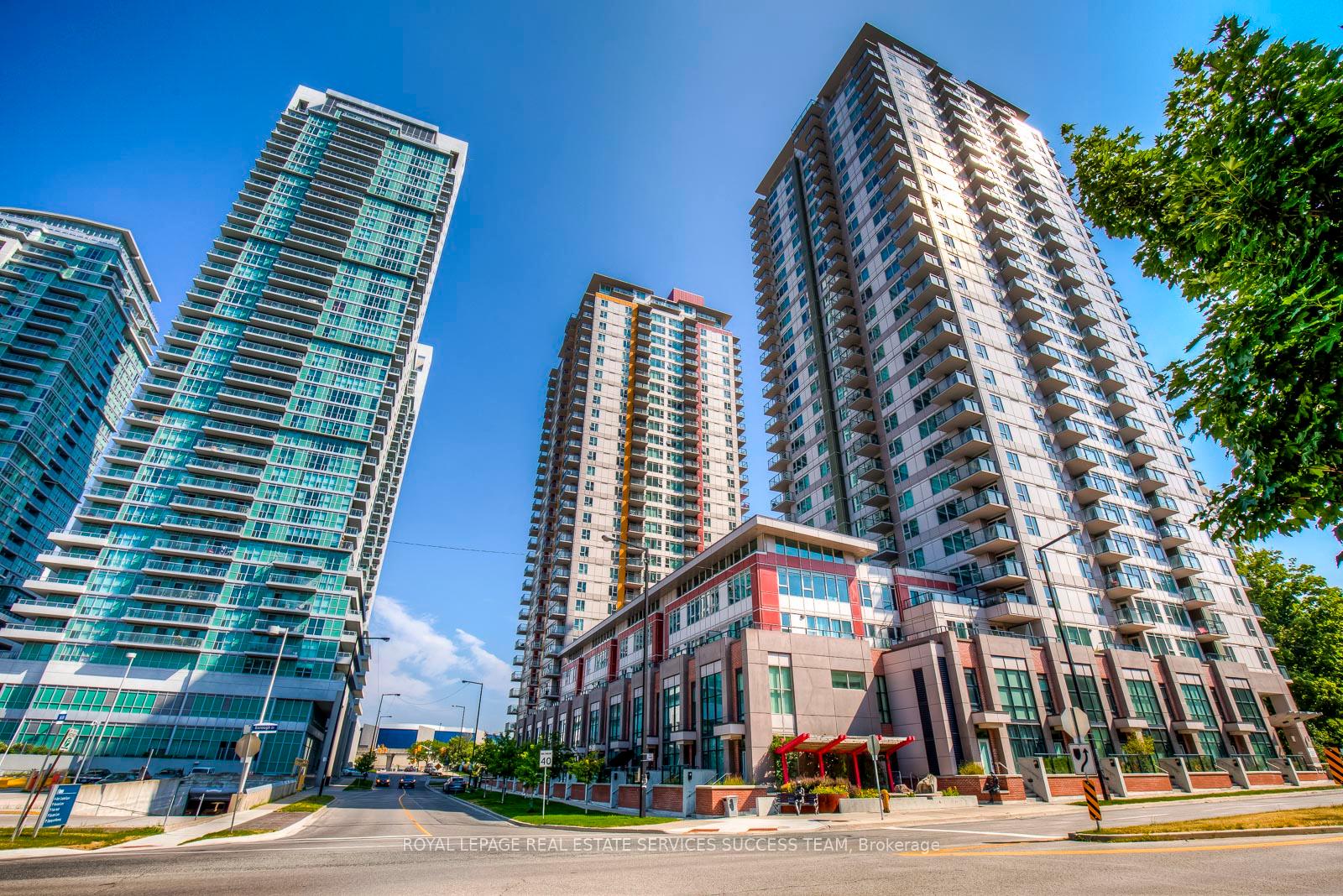 2 Bedrooms Condo at 25 Town Centre,  Toronto For sale