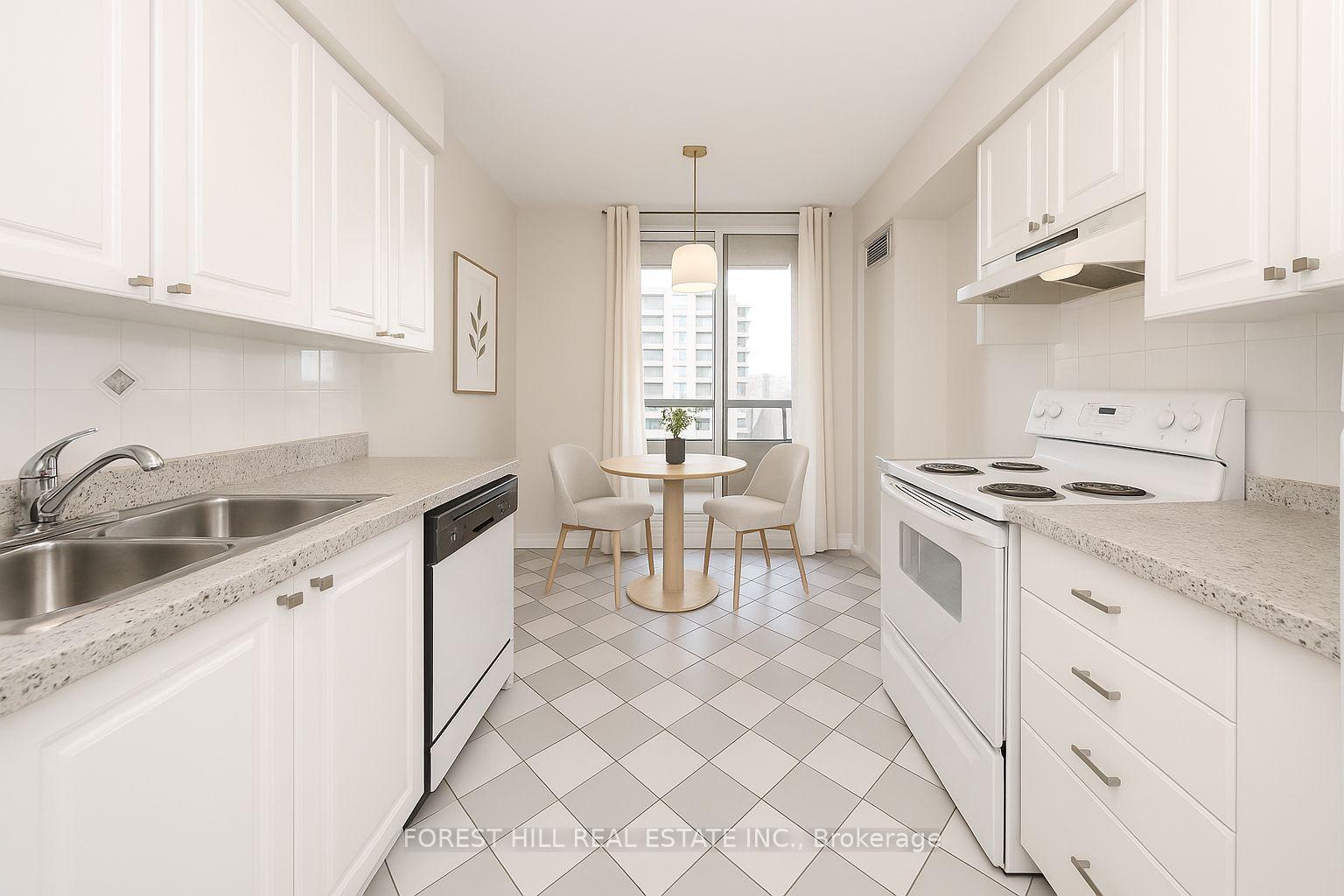 2 Bedrooms Condo at 91 Townsgate, Vaughan For sale