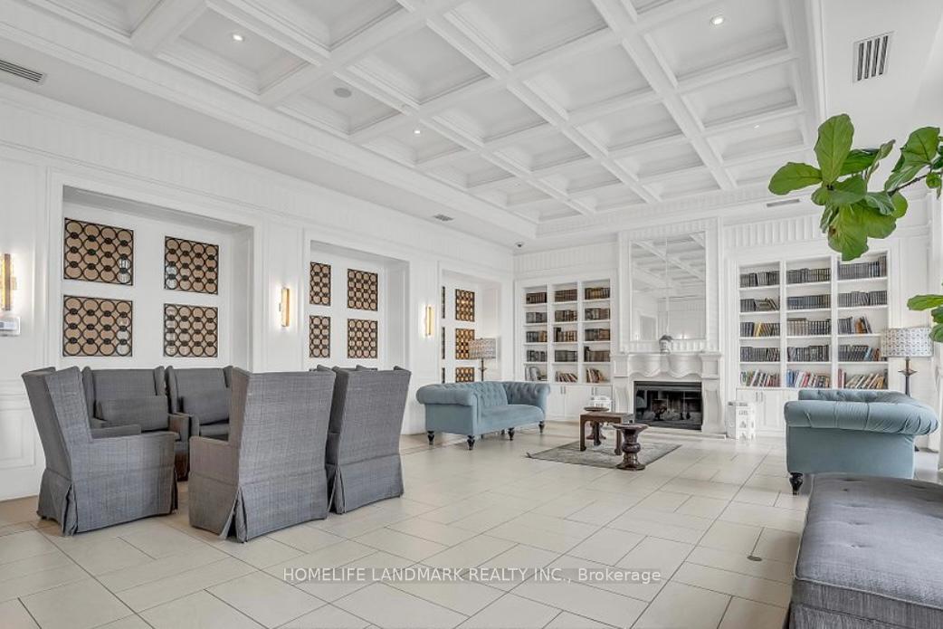 3 Bedrooms Condo at 15 Greenview, Toronto For sale