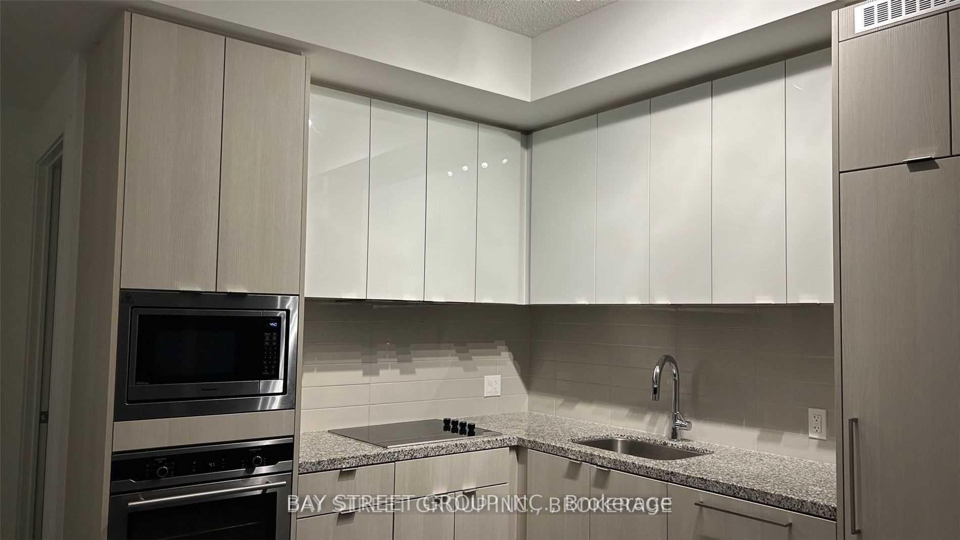 3 Bedrooms Condo at 115 Blue Jays, Toronto For sale
