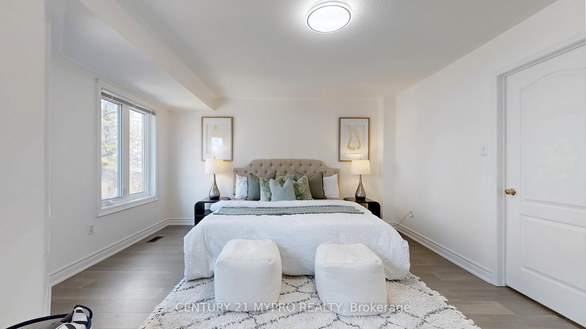 3 Bedrooms Condo at 735 New Westminster, Vaughan For sale