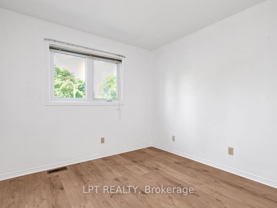 83 Langstrom Crescent