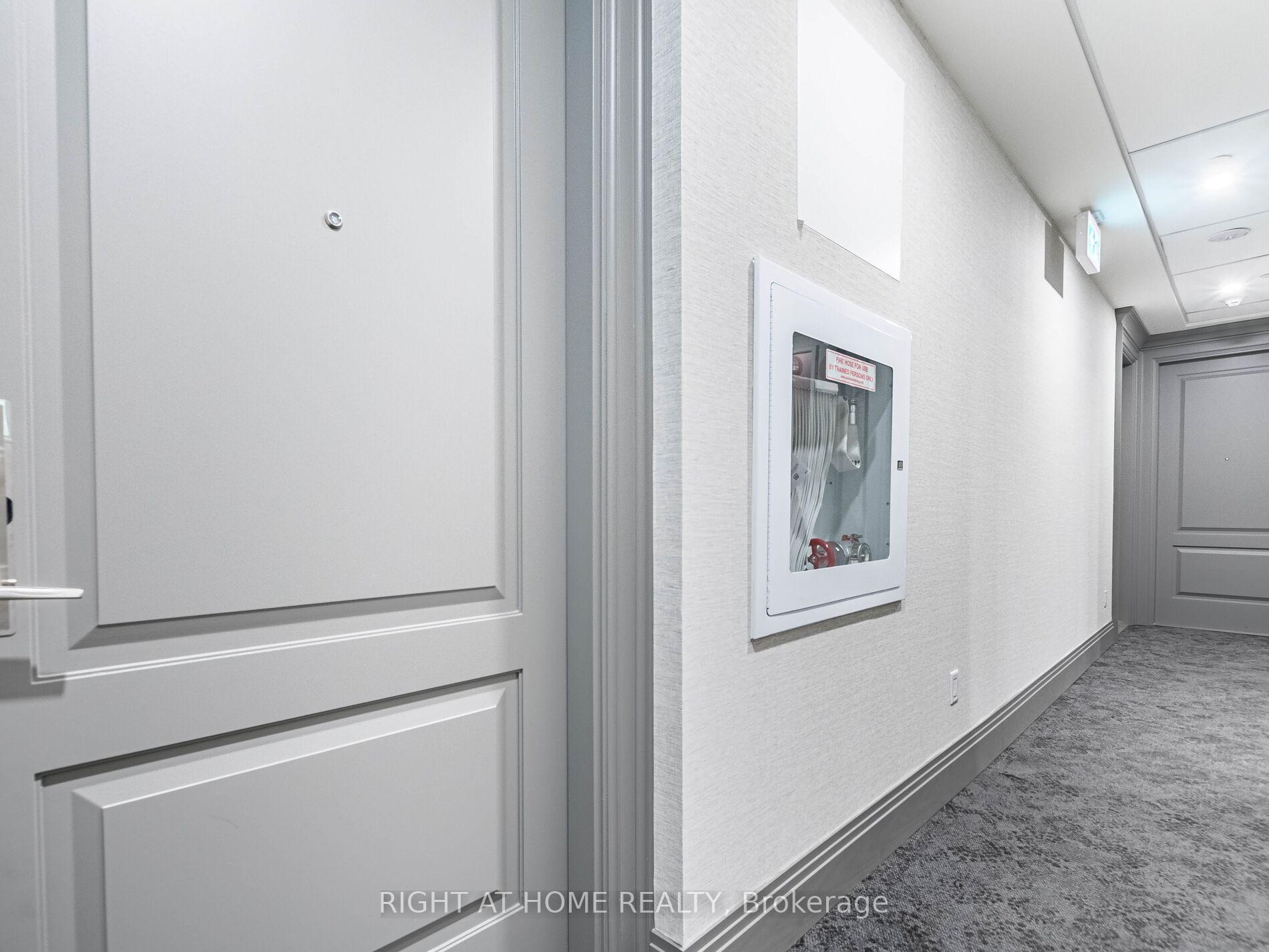 2 Bedrooms Condo at 30 Elm,  Mississauga For sale
