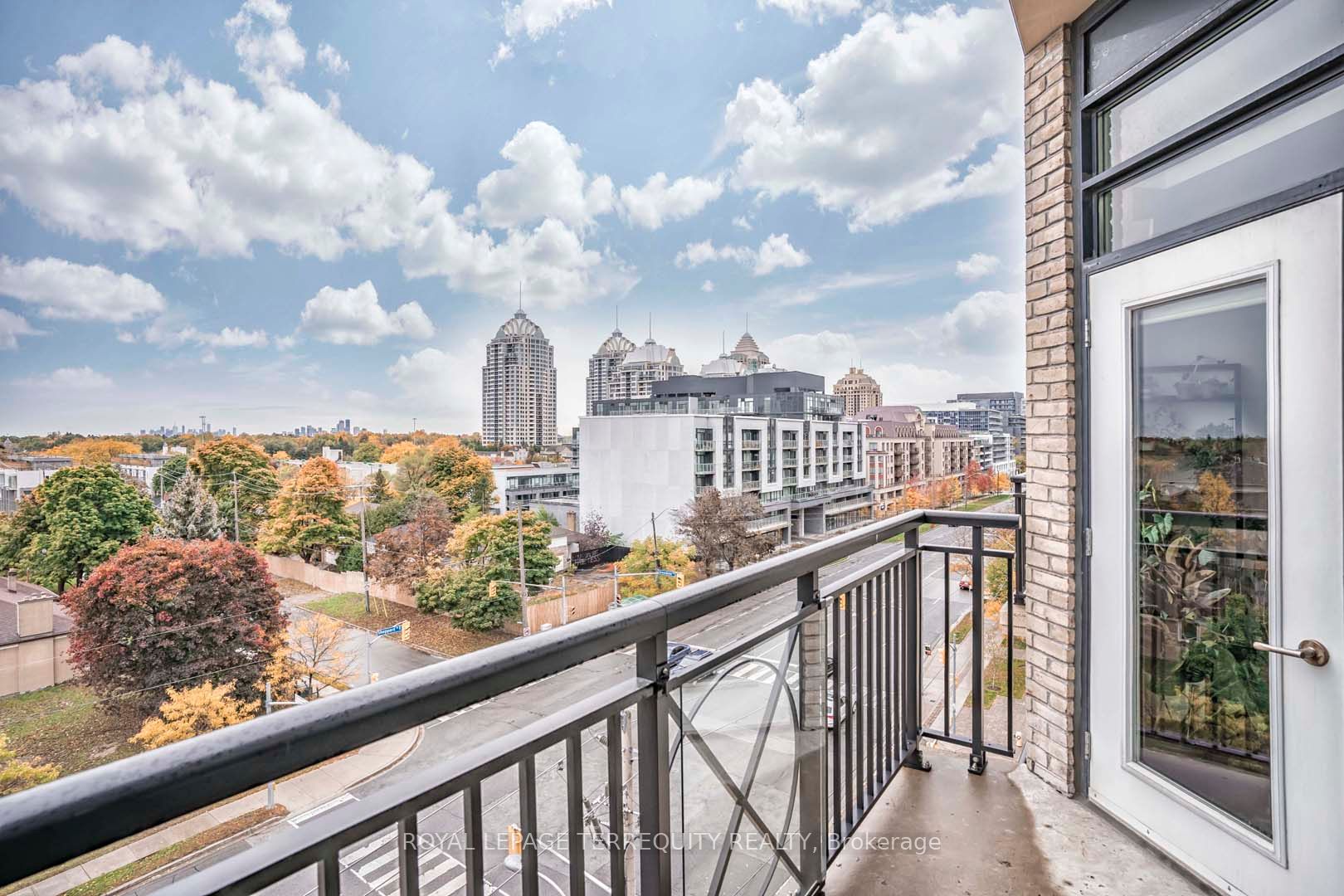 676 Sheppard Avenue E, #607