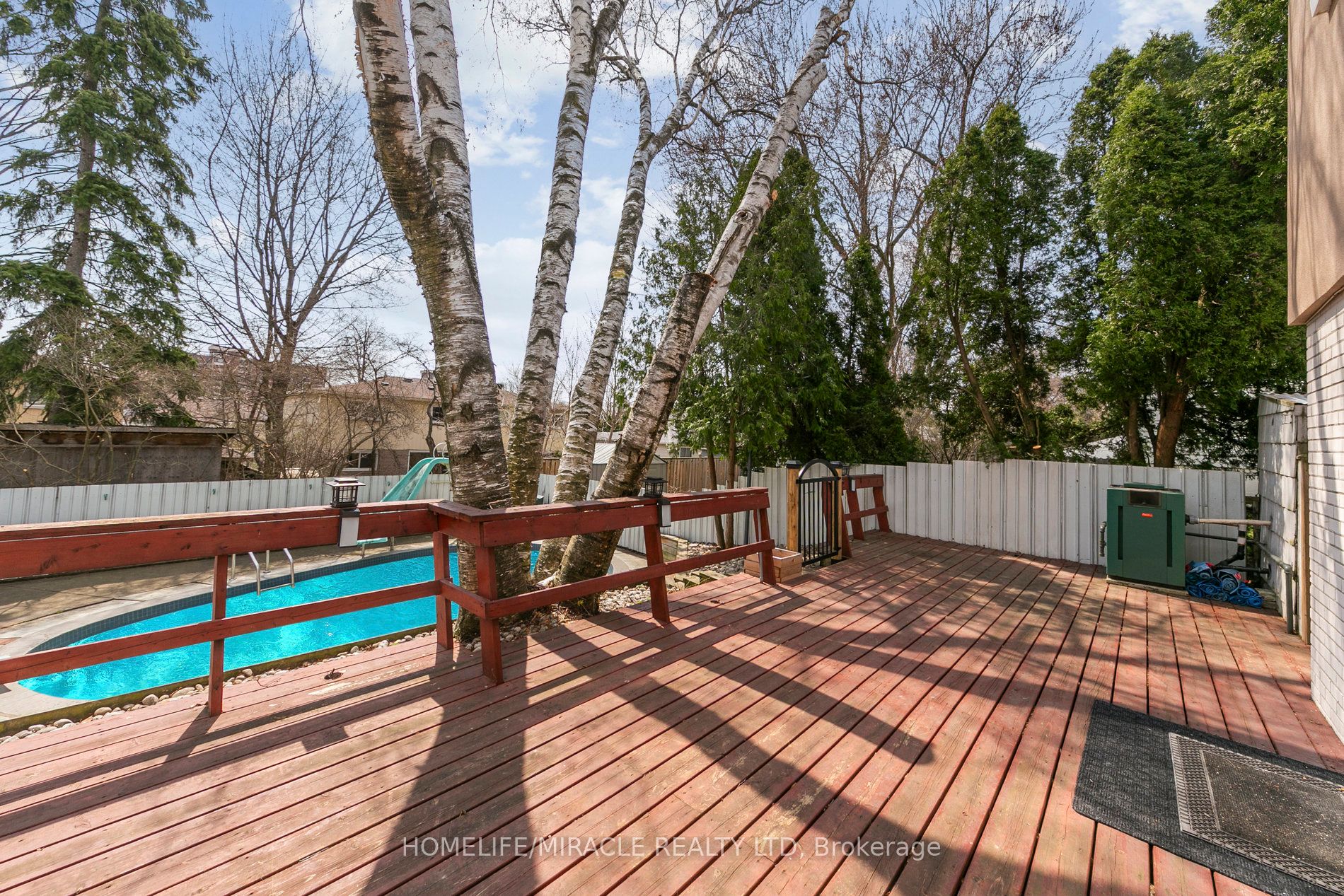1612 Wavell Crescent, Mississauga, ON L4X 1X1