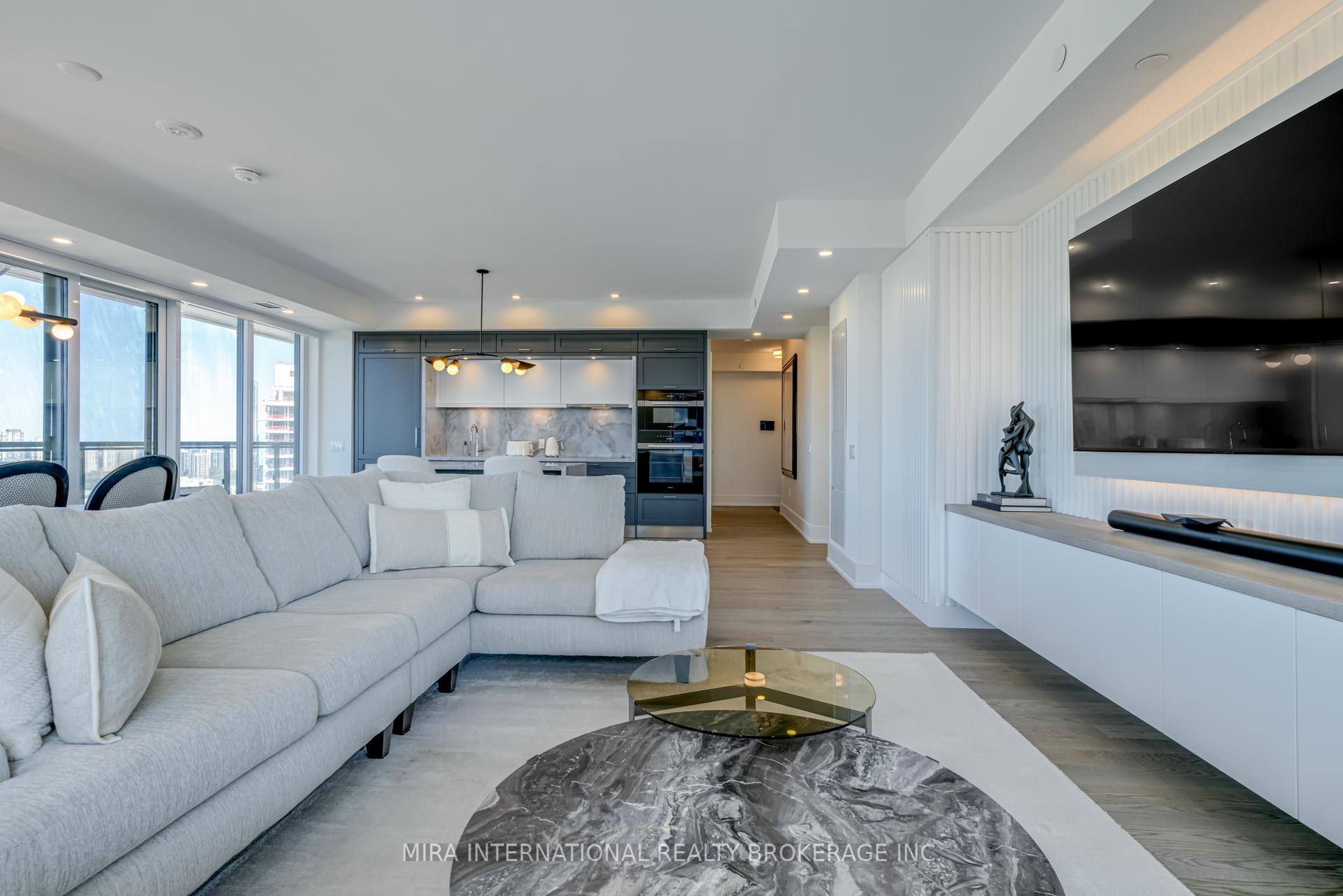 3 Bedrooms Condo at 30 Inn On The Park,  Toronto For sale