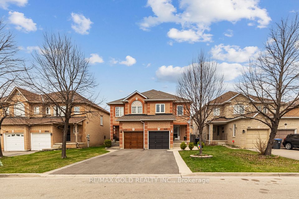 3835 Forest Bluff