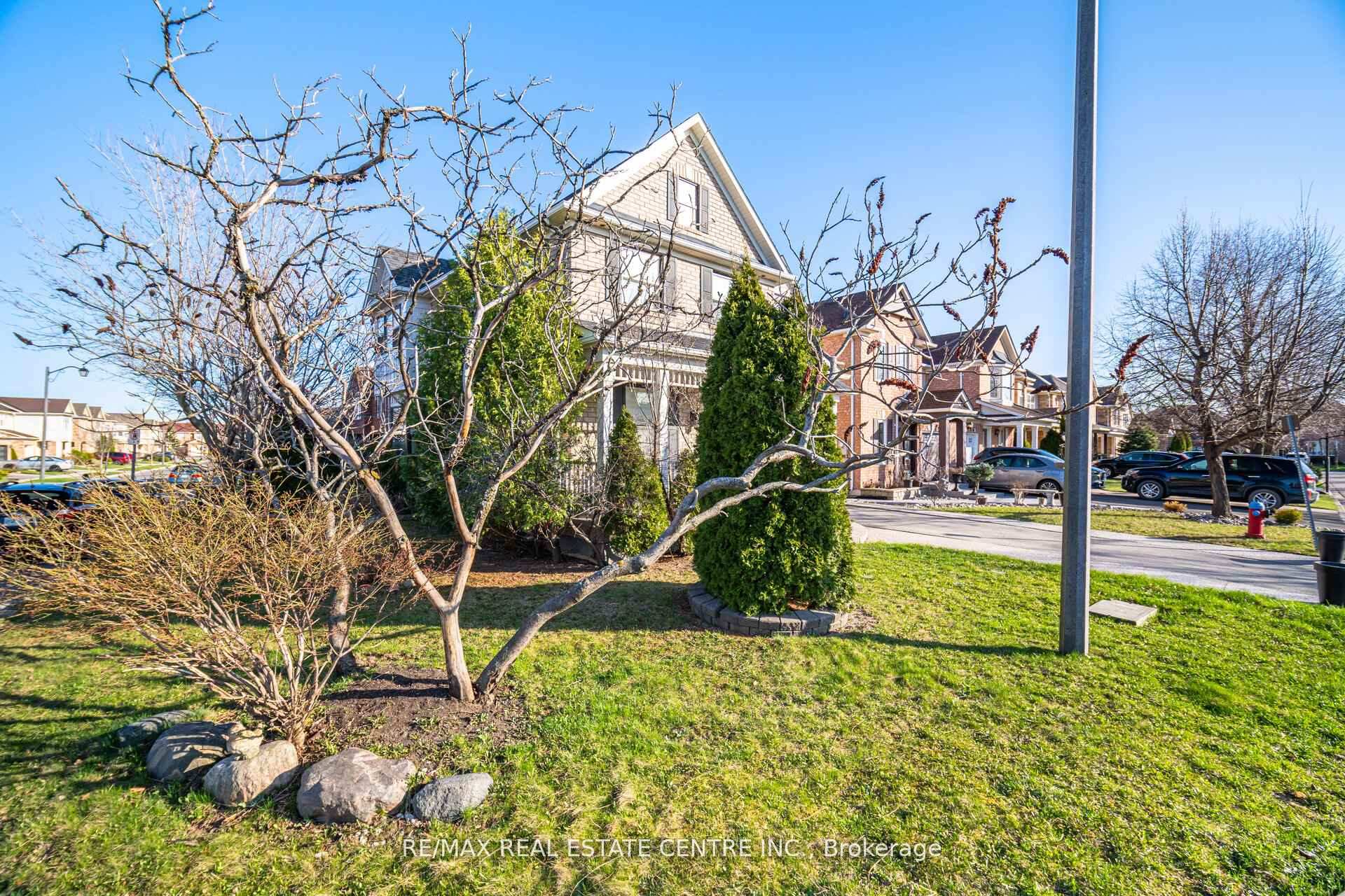 643 Hamilton Crescent, Milton, ON L9T 6G9