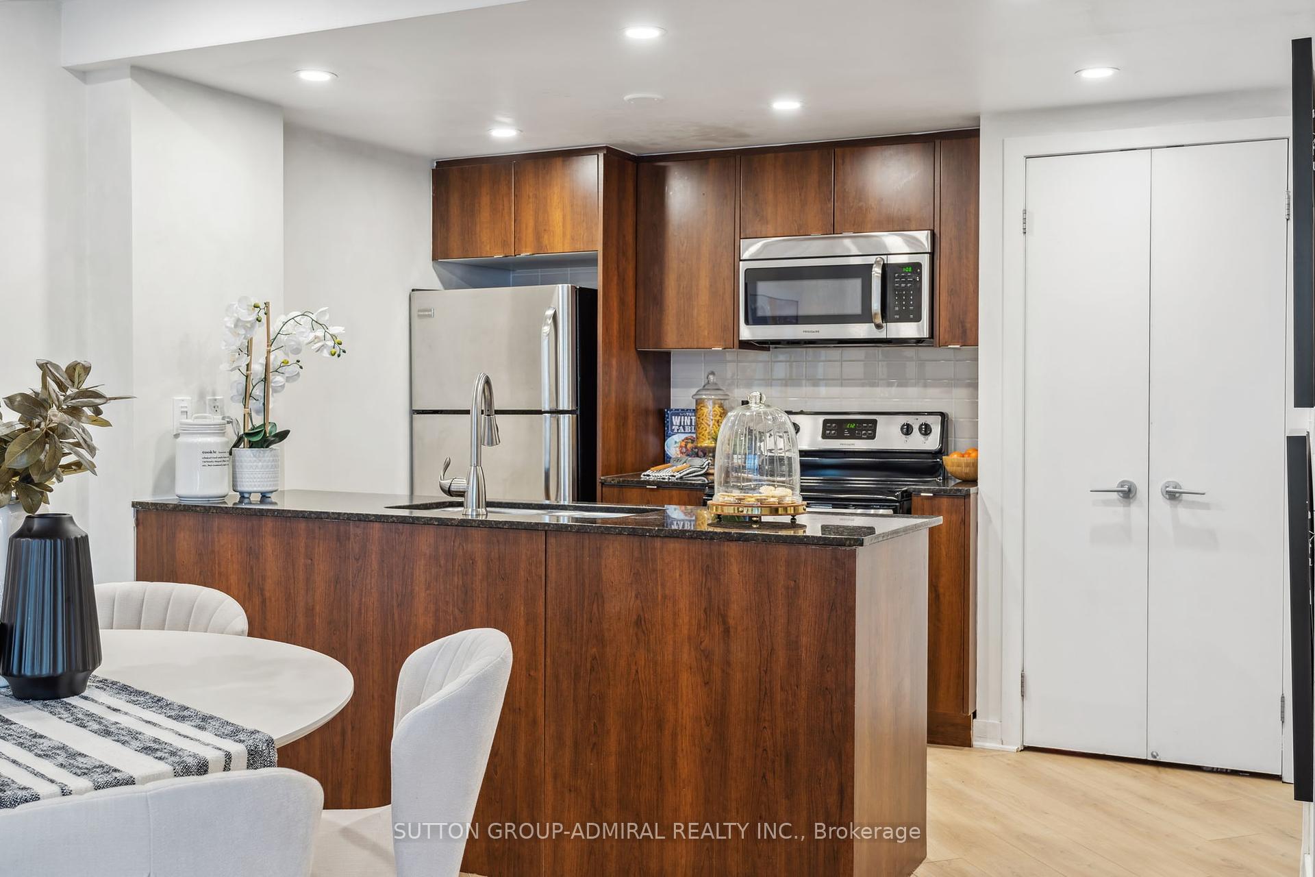 2 Bedrooms Condo at 55 East Liberty,  Toronto For sale