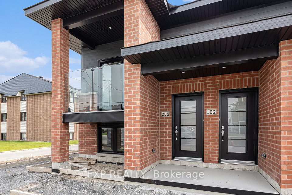 897 Laurier