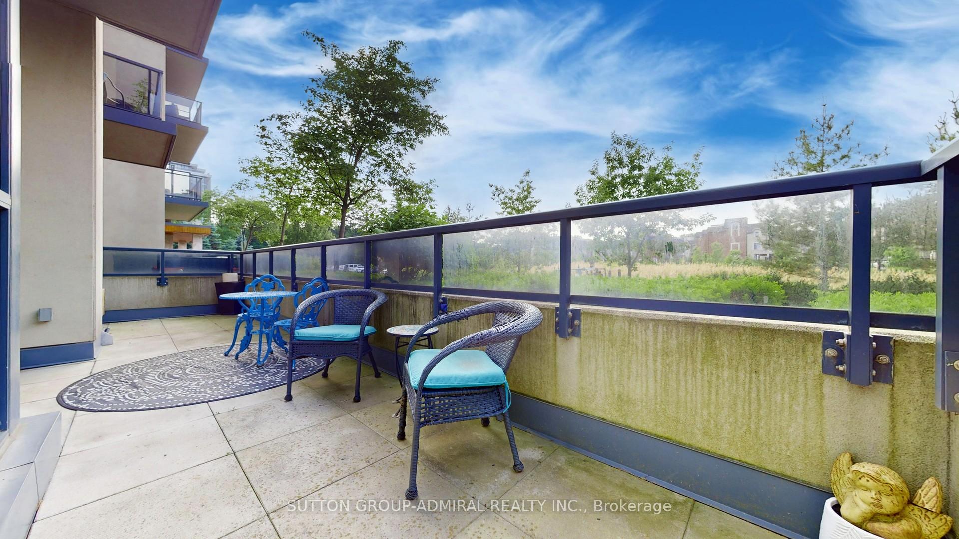 2 Bedrooms Condo at 4700 Highway 7, Vaughan For sale