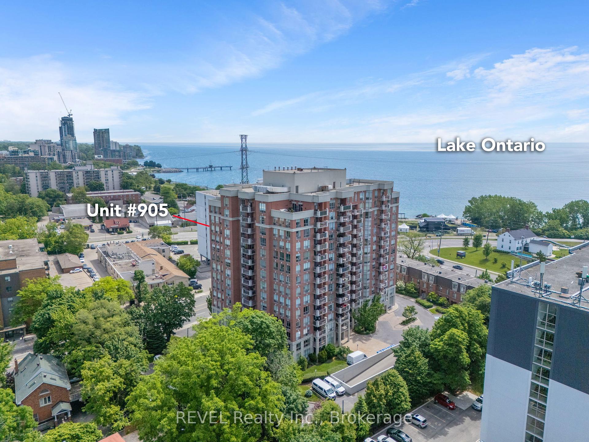 2 Bedrooms Condo at 442 Maple, Burlington For sale