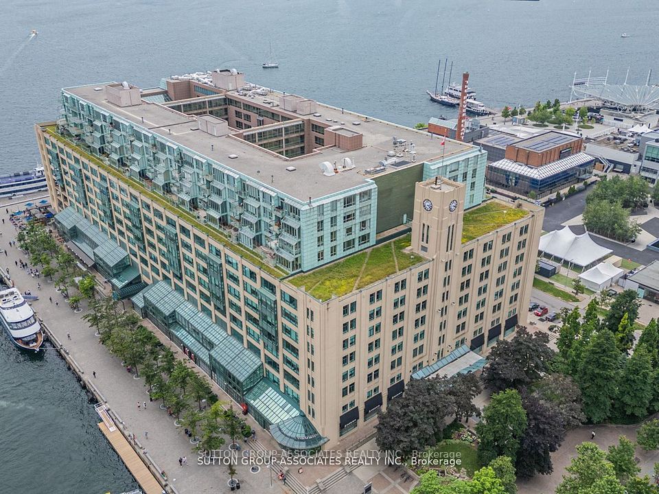 211 QUEENS QUAY WEST