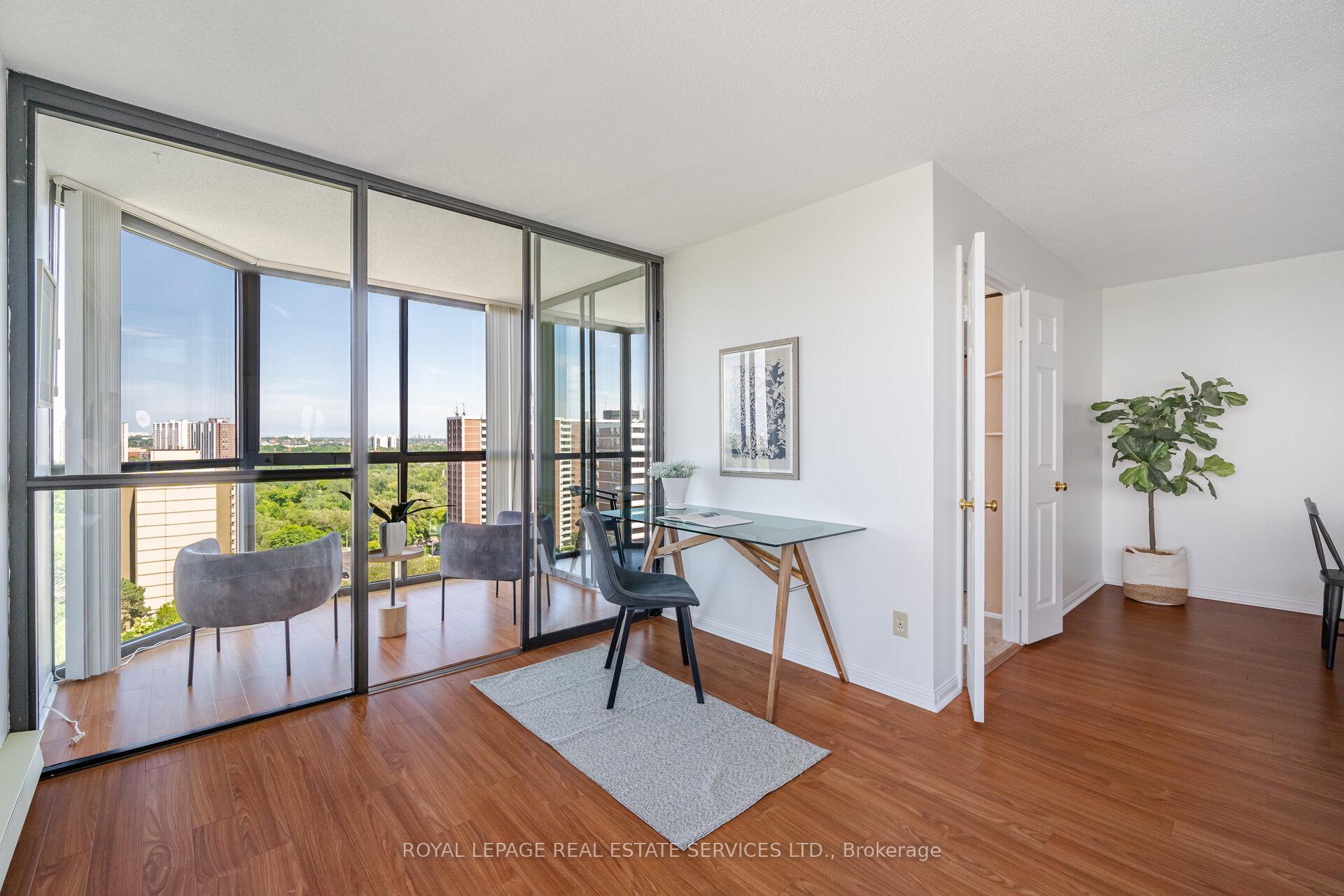 2 Bedrooms Condo at 40 Richview, Toronto For sale