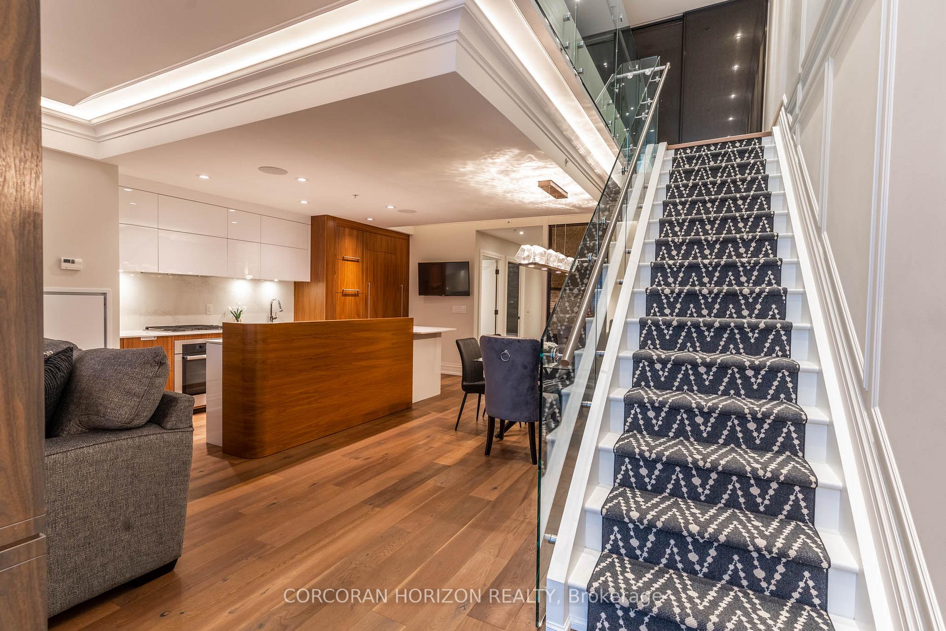 4 Bedrooms Condo at 30 Nelson, Toronto For sale