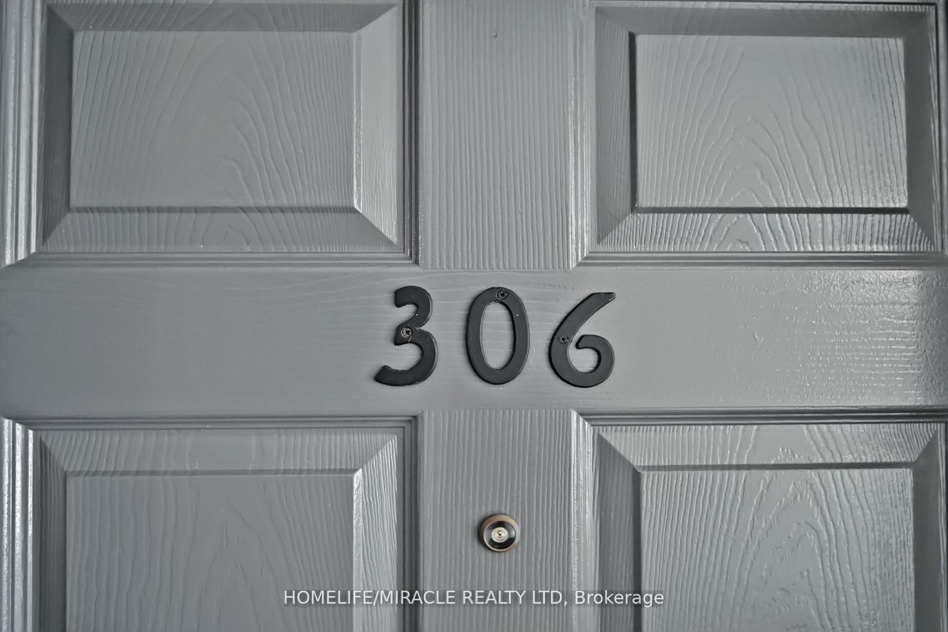 2 Bedrooms Condo at 1440 Bishops, Oakville For sale