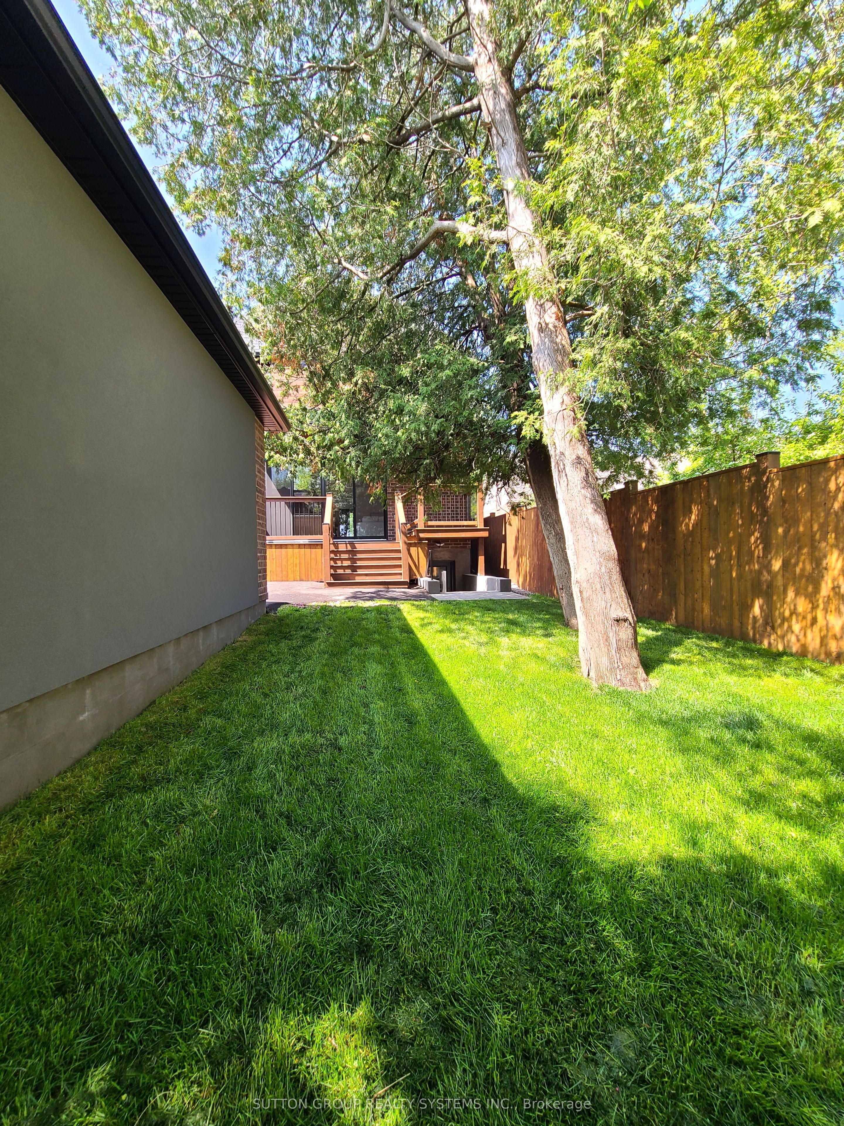21 South Kingsway
