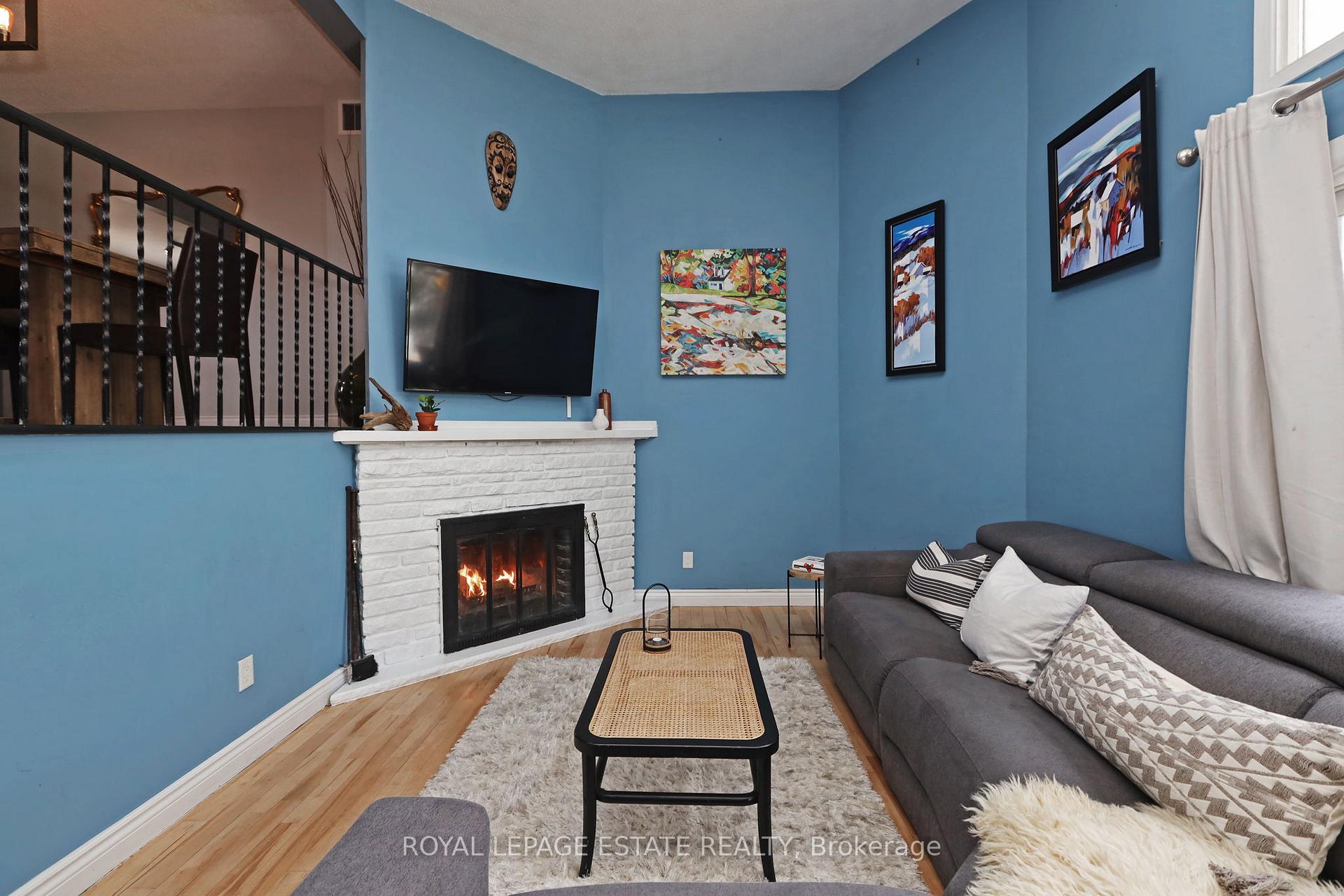 4 Bedrooms Condo at 3100 Kingston, Toronto For sale