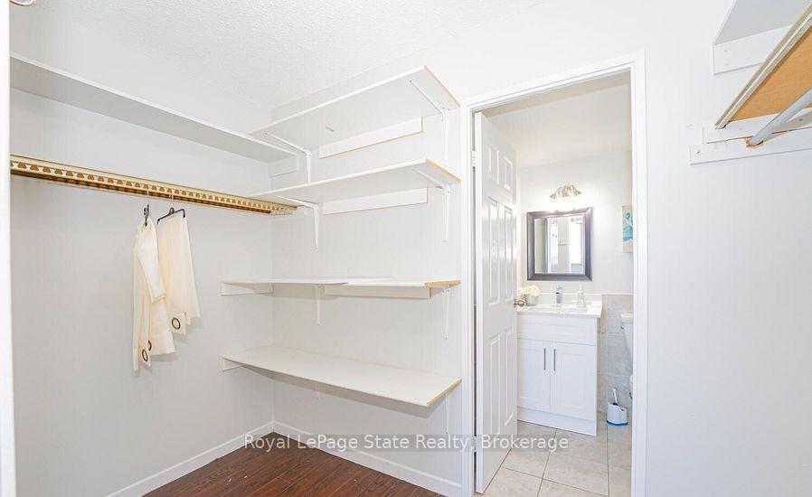 3 Bedrooms Condo at 1050 Stainton,  Mississauga For sale