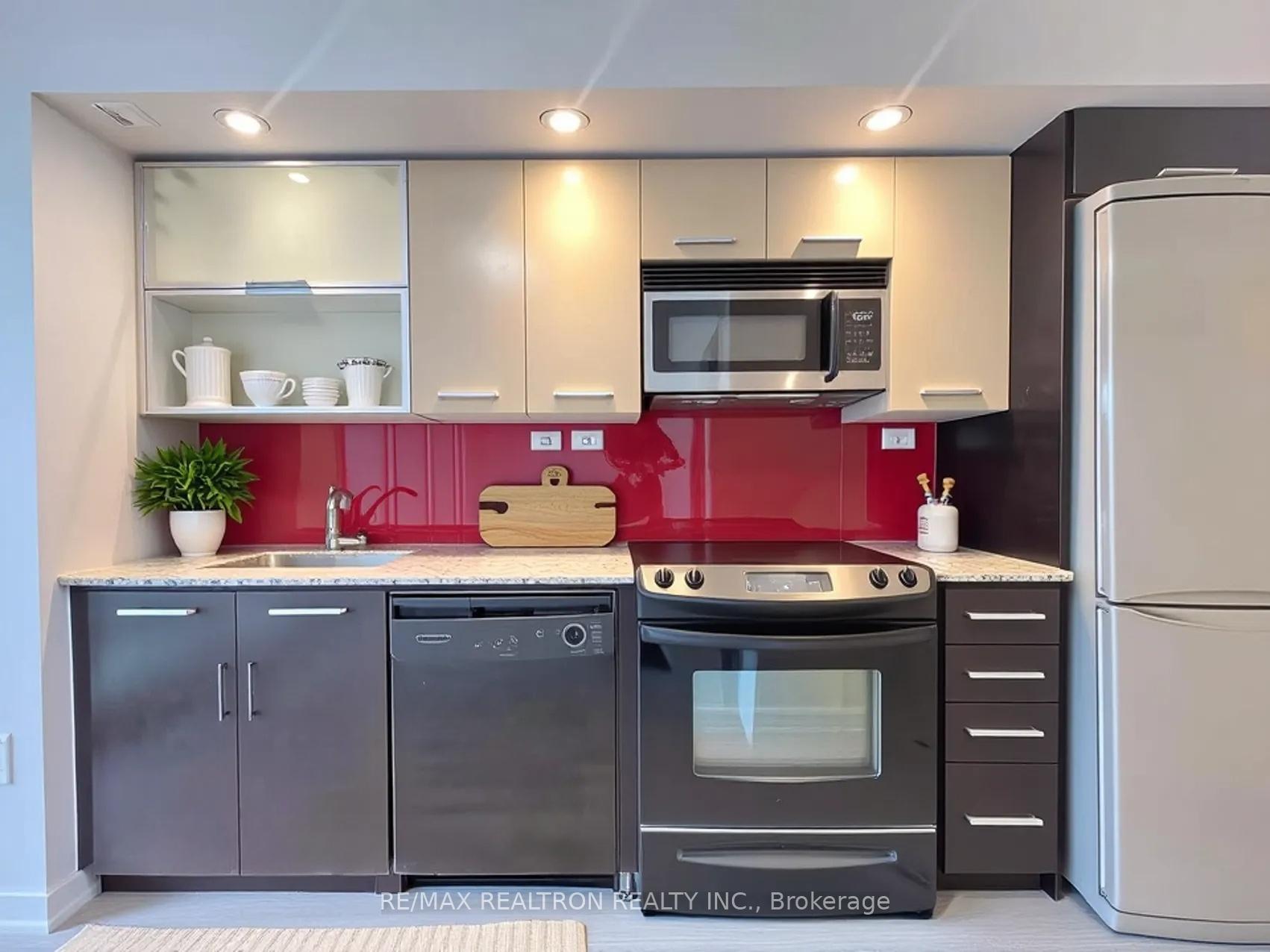 1 Bedroom Condo at 8 Telegram,  Toronto For sale