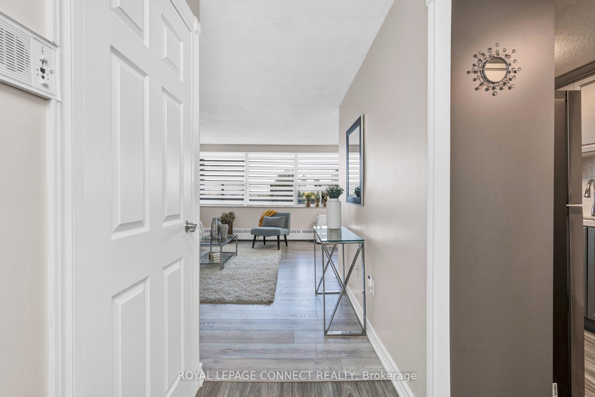 2 Bedrooms Condo at 270 Palmdale,  Toronto For sale