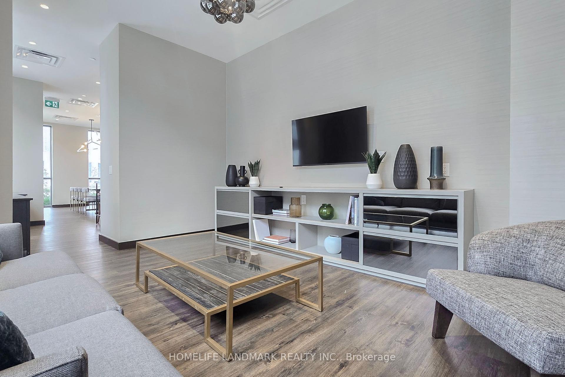 2 Bedrooms Condo at 60 Honeycrisp, Vaughan For sale