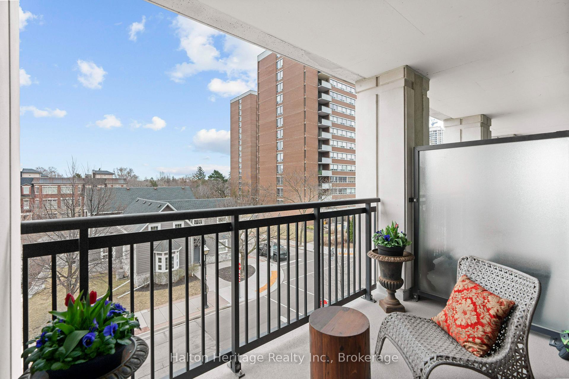 1 Bedroom Condo at 2025 Maria, Burlington For sale