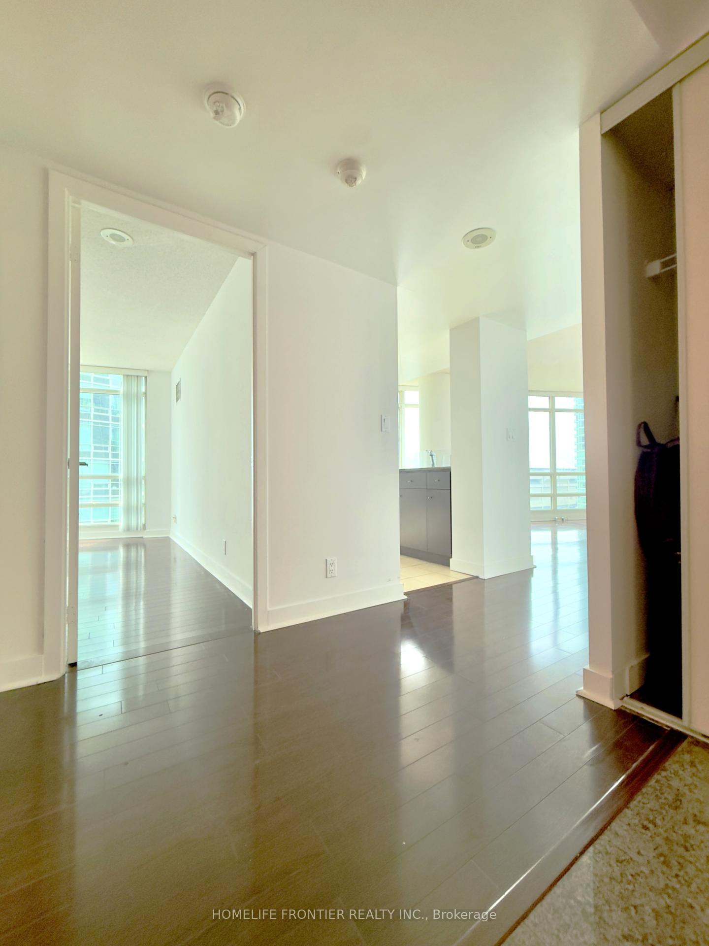 2 Bedrooms Condo at 381 Front, Toronto For sale
