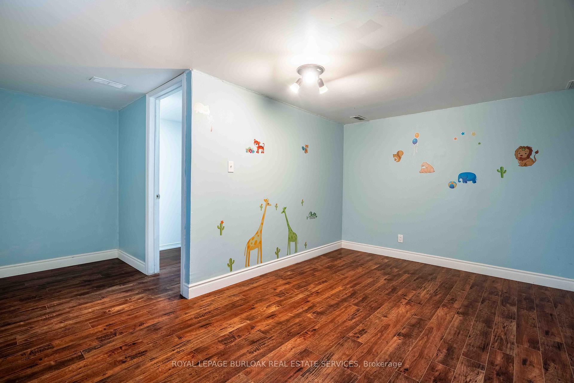 4 Bedrooms Condo at 117 Bonaventure, Hamilton For sale
