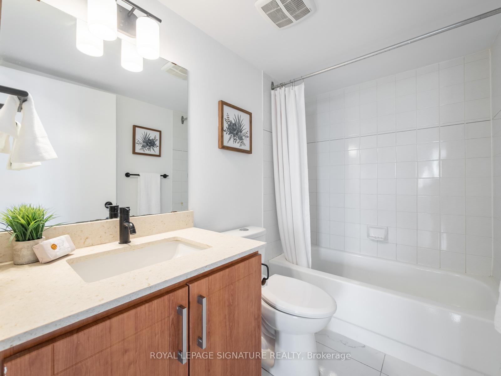 3 Bedrooms Condo at 3050 Ellesmere, Toronto For sale