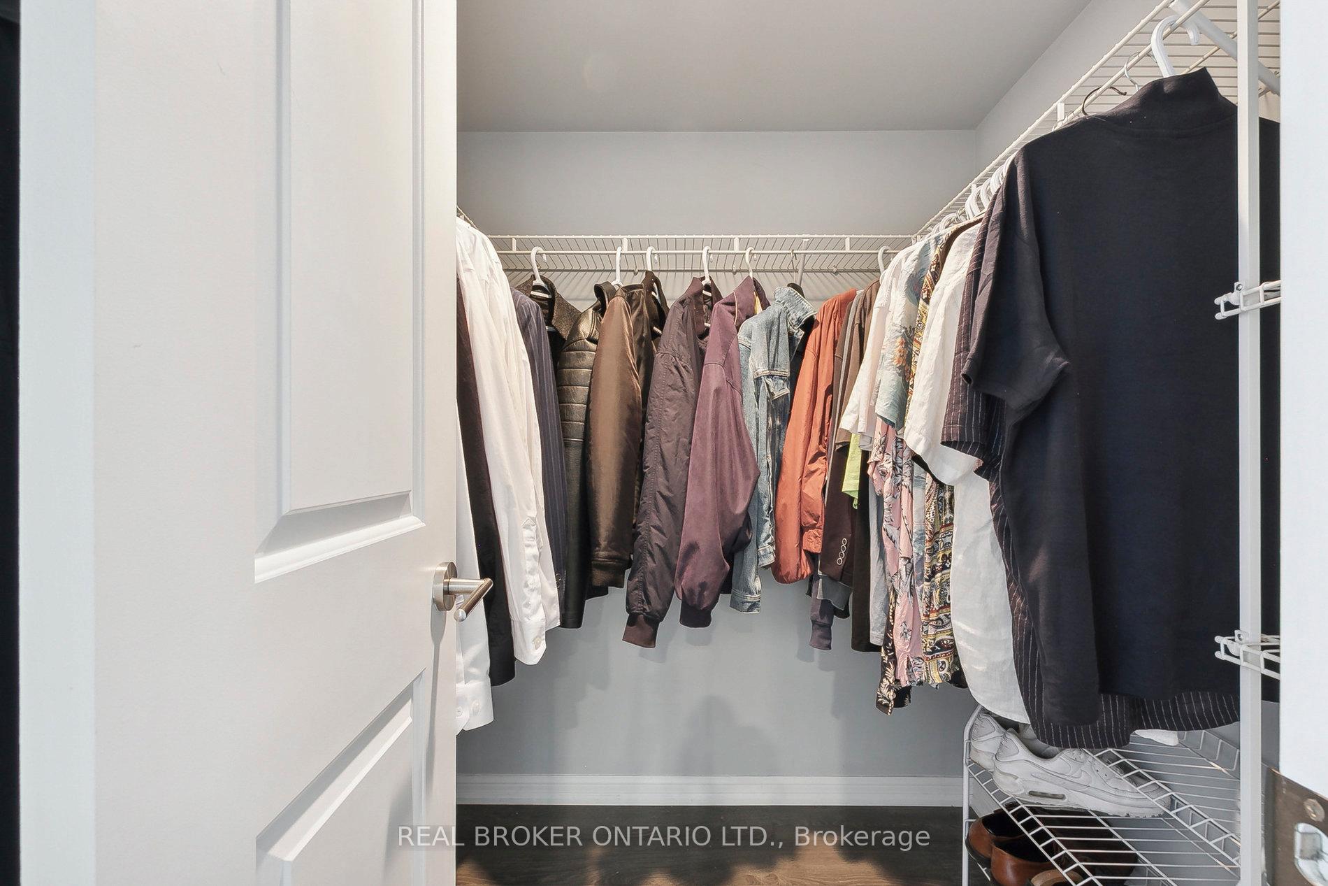 3 Bedrooms Condo at 85 East Liberty,  Toronto For sale