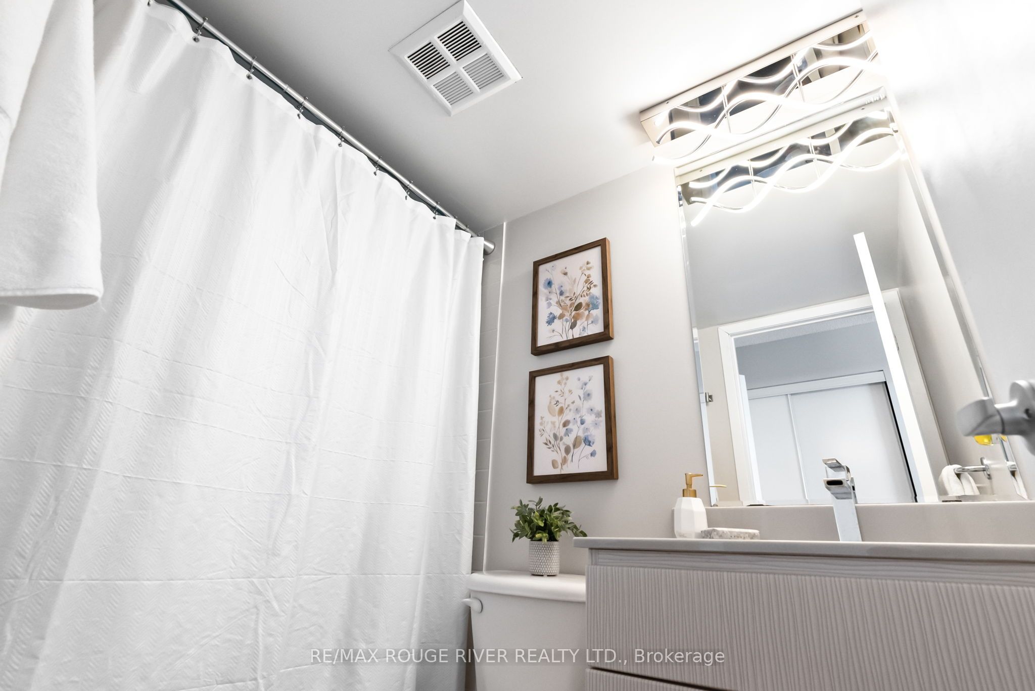 36 Lee Centre Drive, #2610