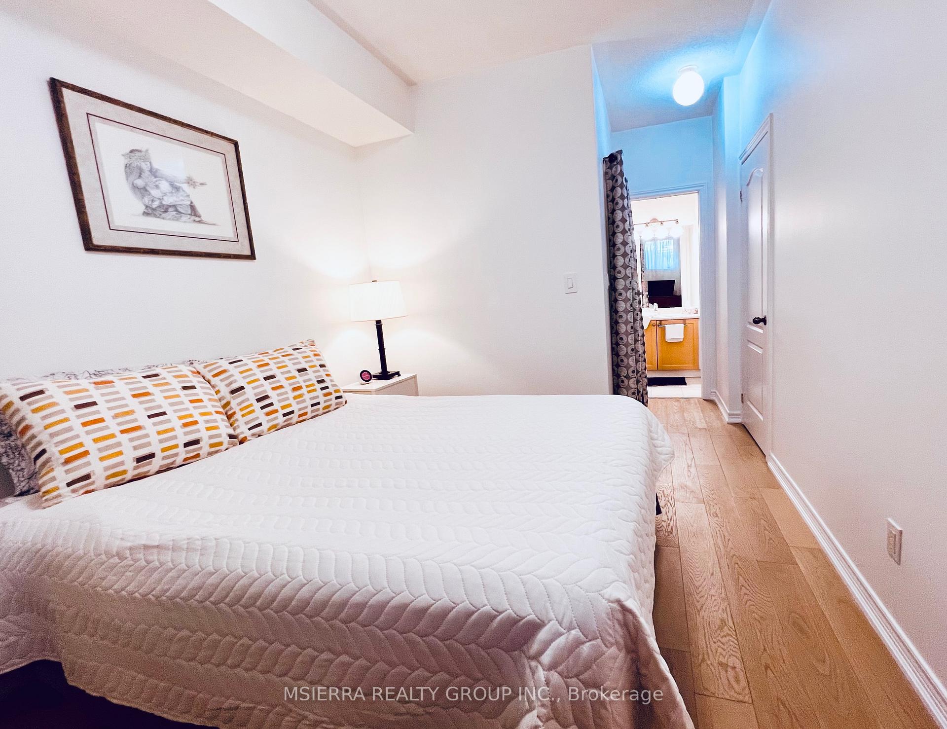 2 Bedrooms Condo at 65 Cranborne, Toronto For sale