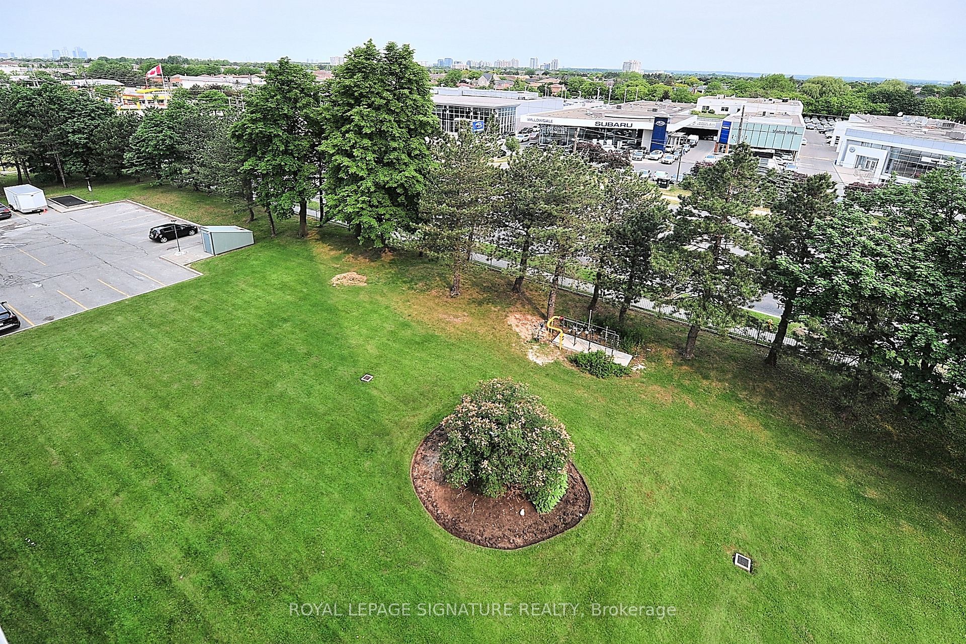 10 Tangreen Court, #702