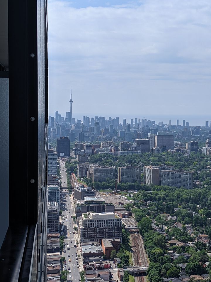8 Eglinton