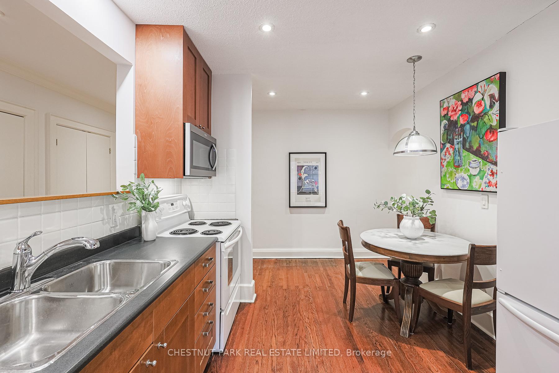 4 Bedrooms Condo at 480 Oriole, Toronto For sale