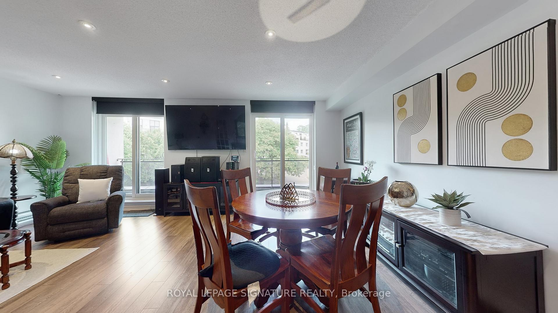 4 Bedrooms Condo at 20 Moonstone, Toronto For sale