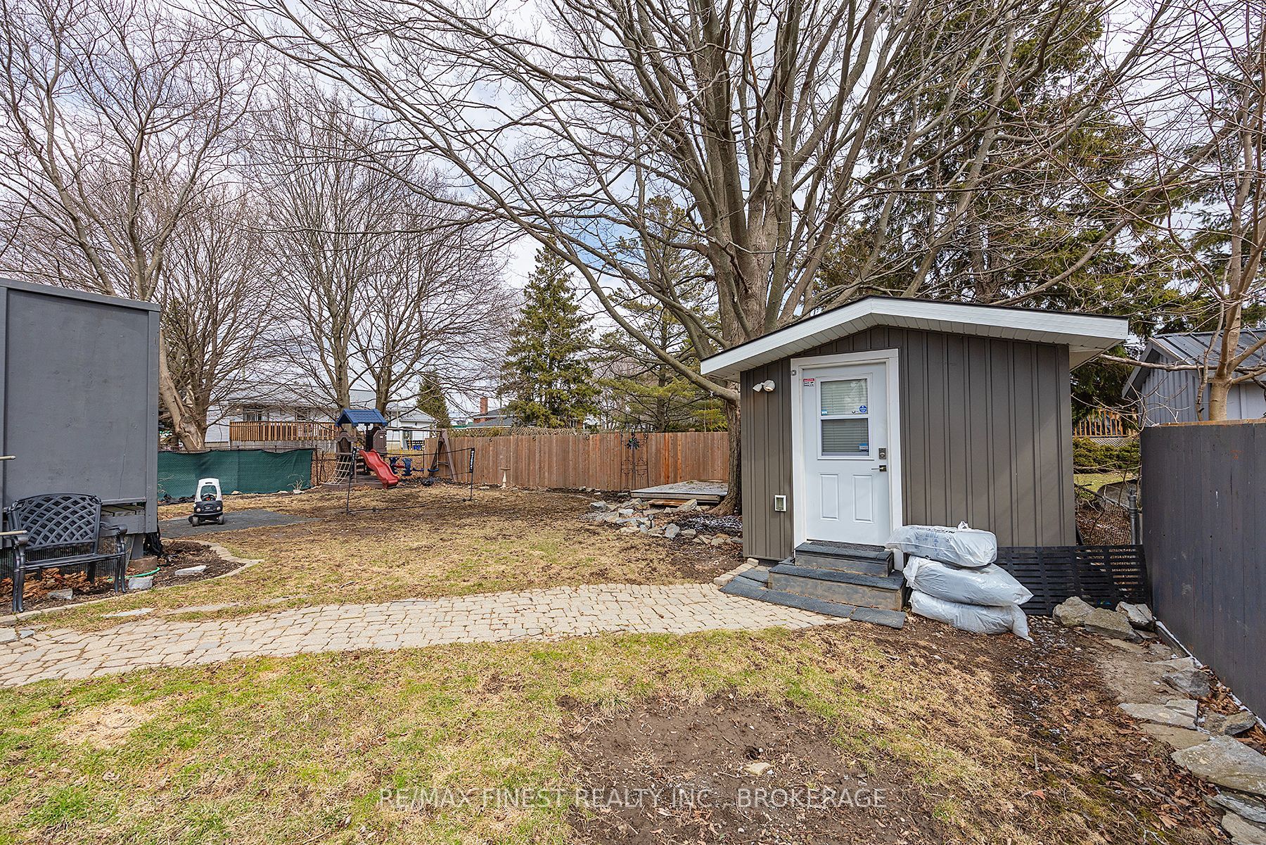 46 Lakeview Avenue, Kingston, ON K7M 3T3