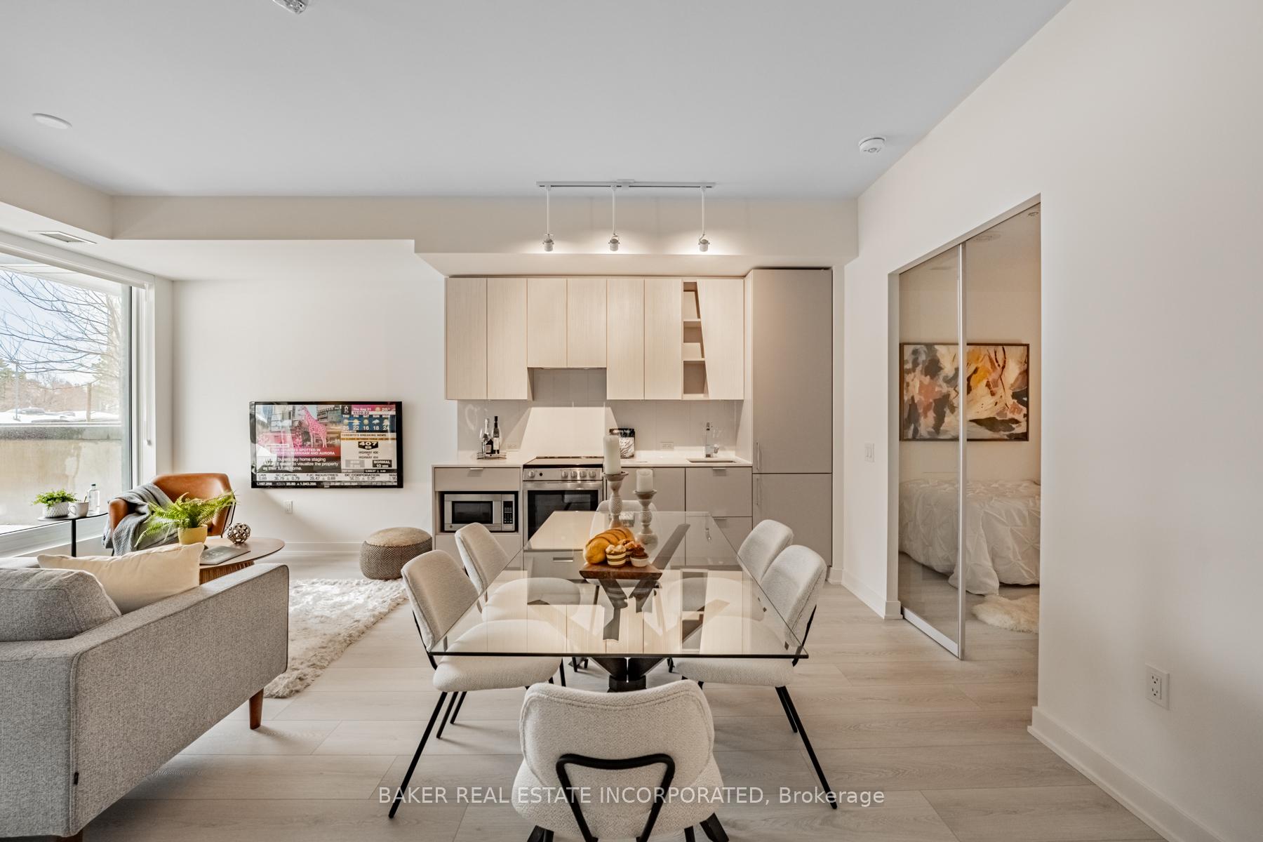 4 Bedrooms Condo at 3883 Quartz,  Mississauga For sale