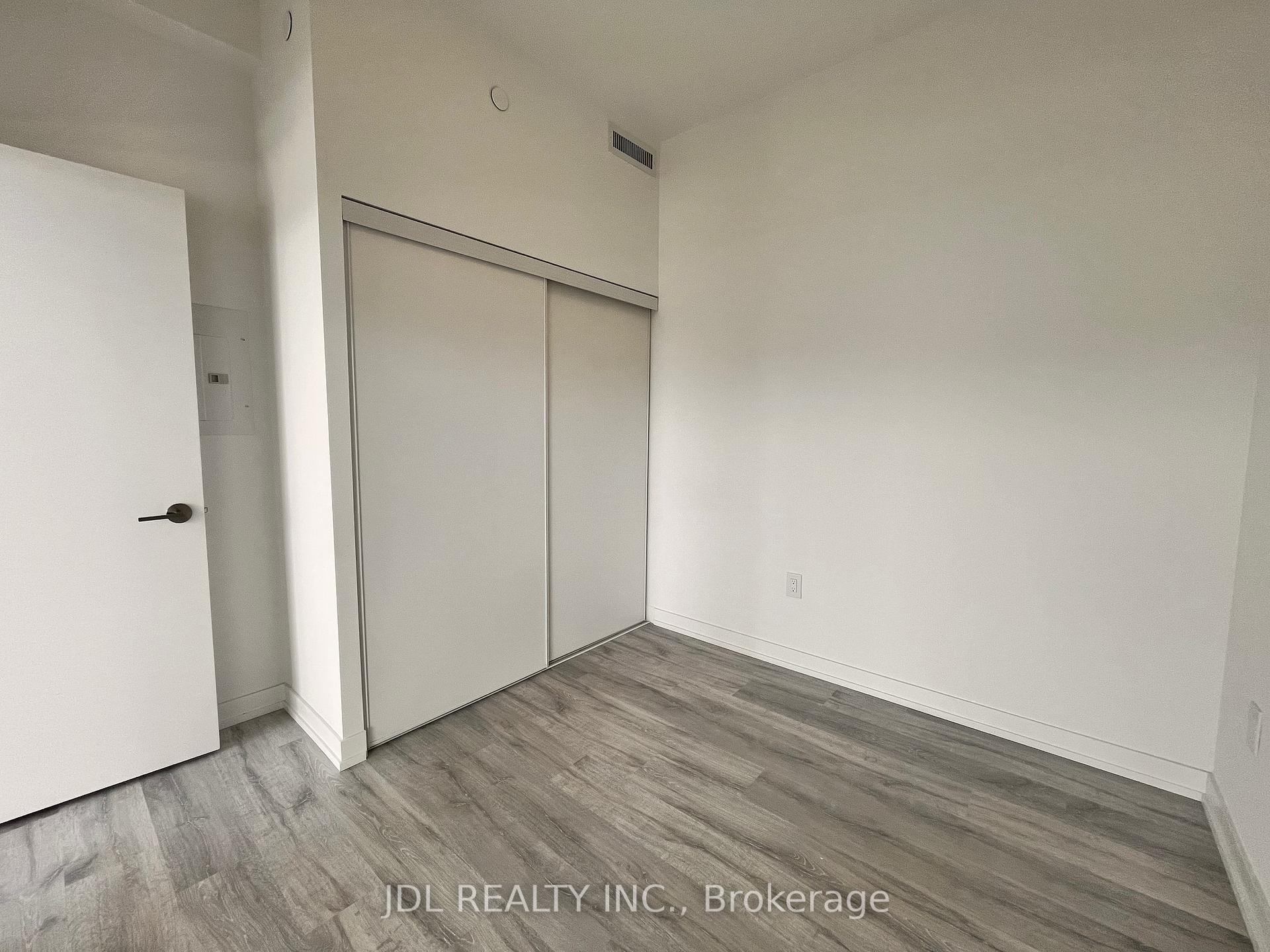 3 Bedrooms Condo at 7 Golden Lion, Toronto For sale