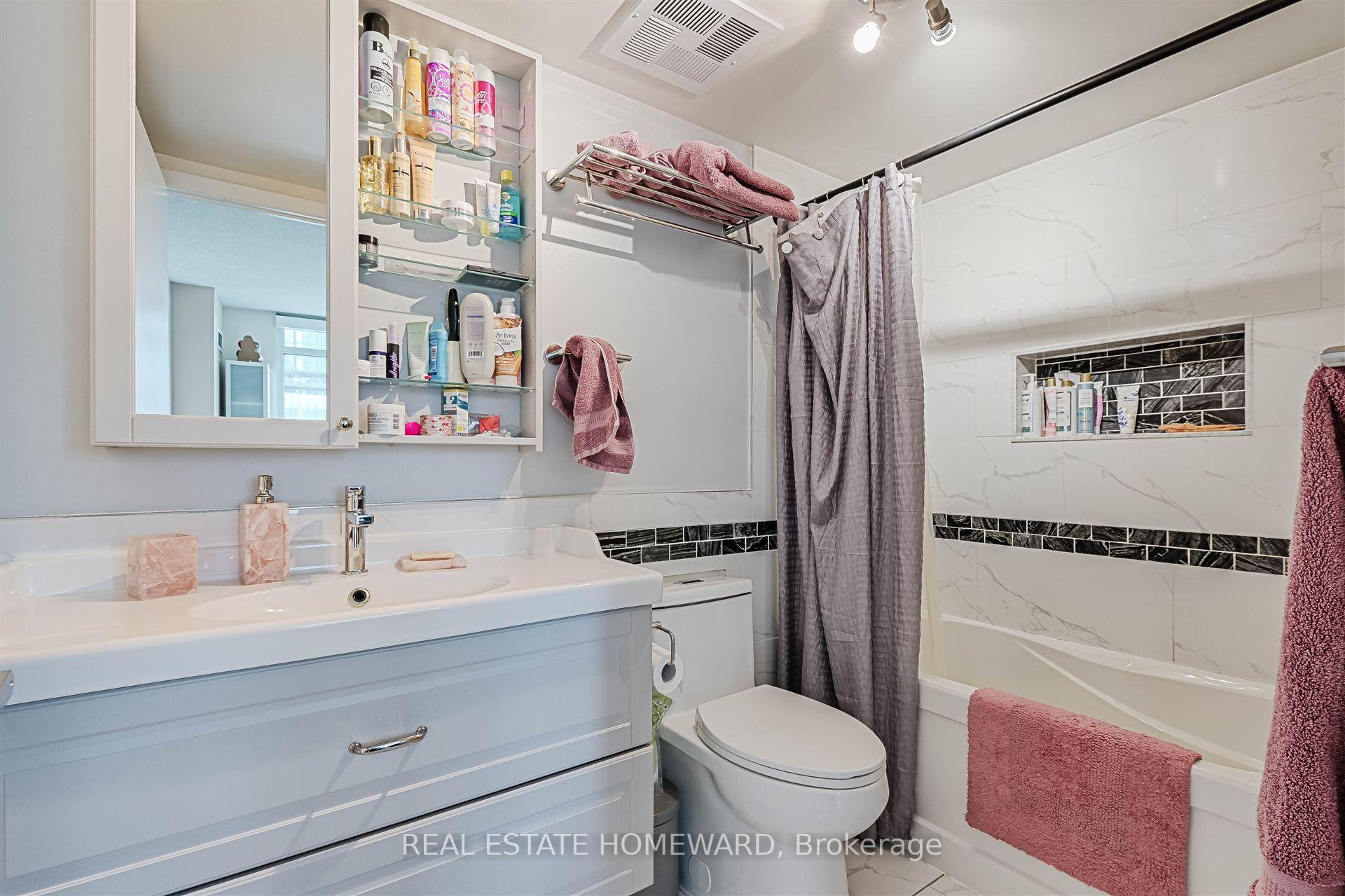 3 Bedrooms Condo at 397 Front, Toronto For sale