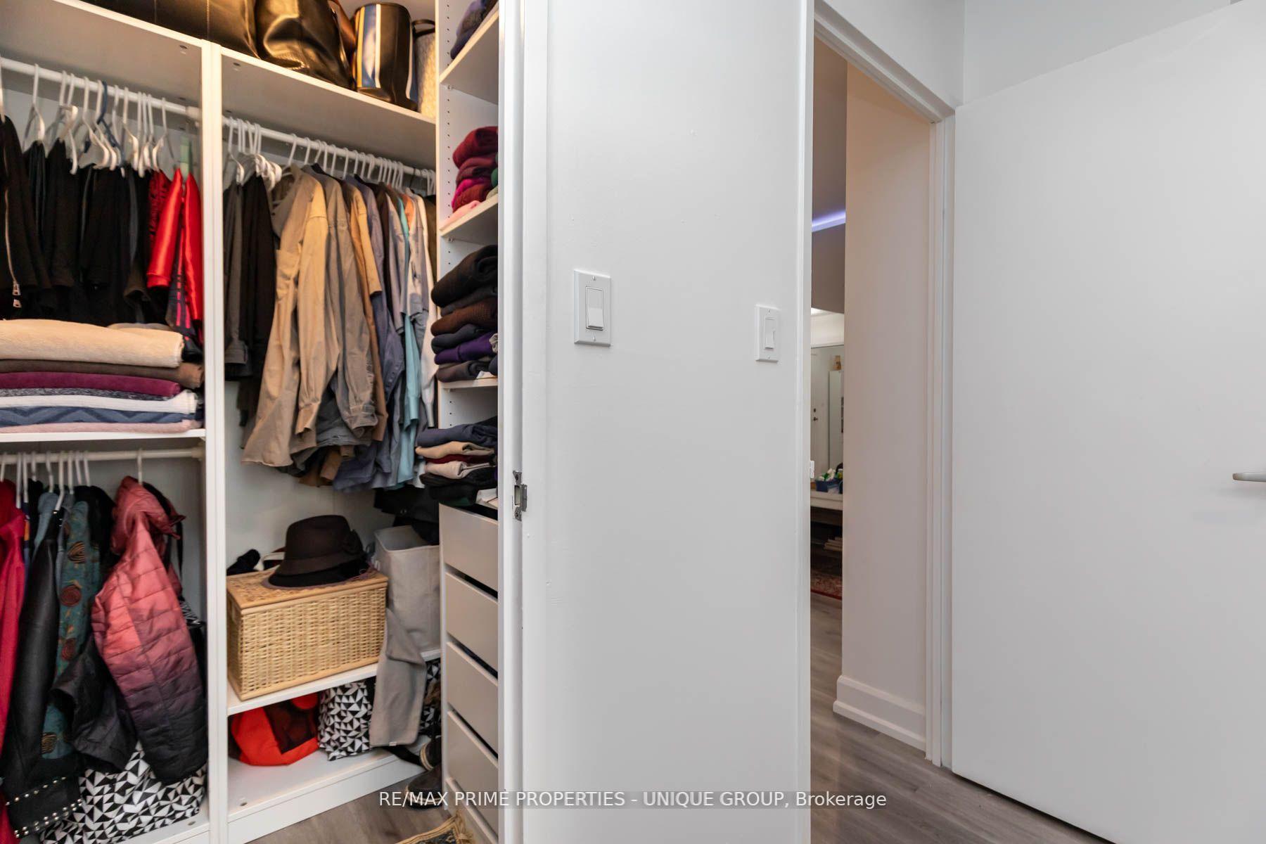 1 Bedroom Condo at 633 Bay, Toronto For sale