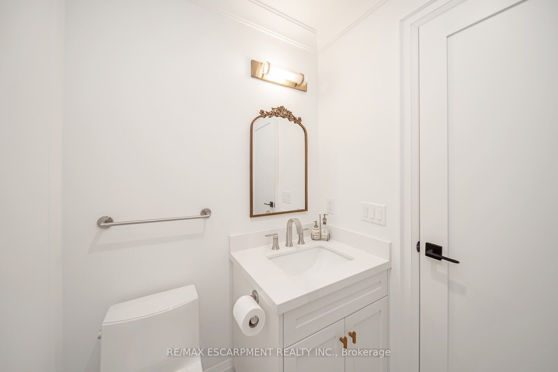 16 Concord Place, #905