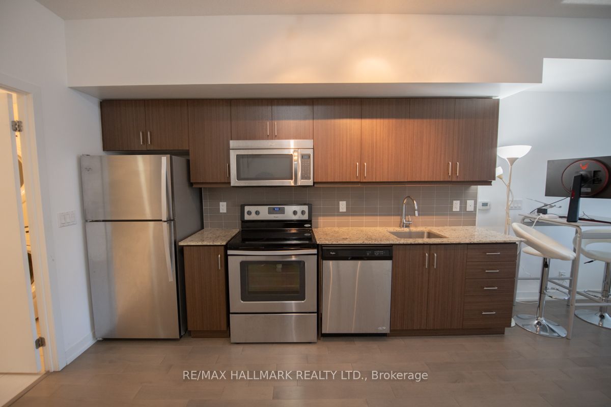 10 Willison Square, #602