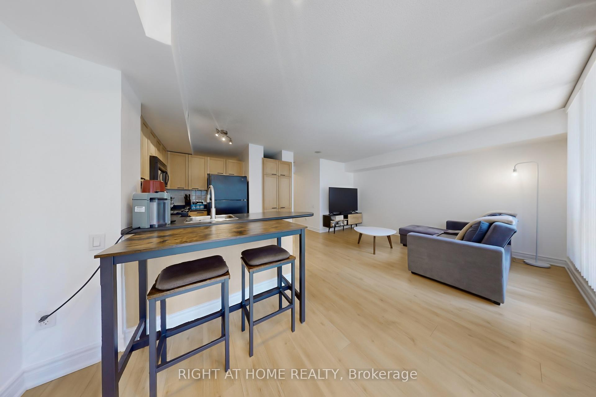 1 Bedroom Condo at 75 Dalhousie, Toronto For sale