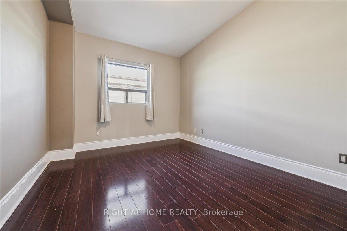 2 Bedrooms Condo at 80 King William, Hamilton For sale