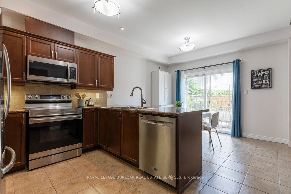 3 Bedrooms Condo at 441 Stonehenge, Hamilton For sale