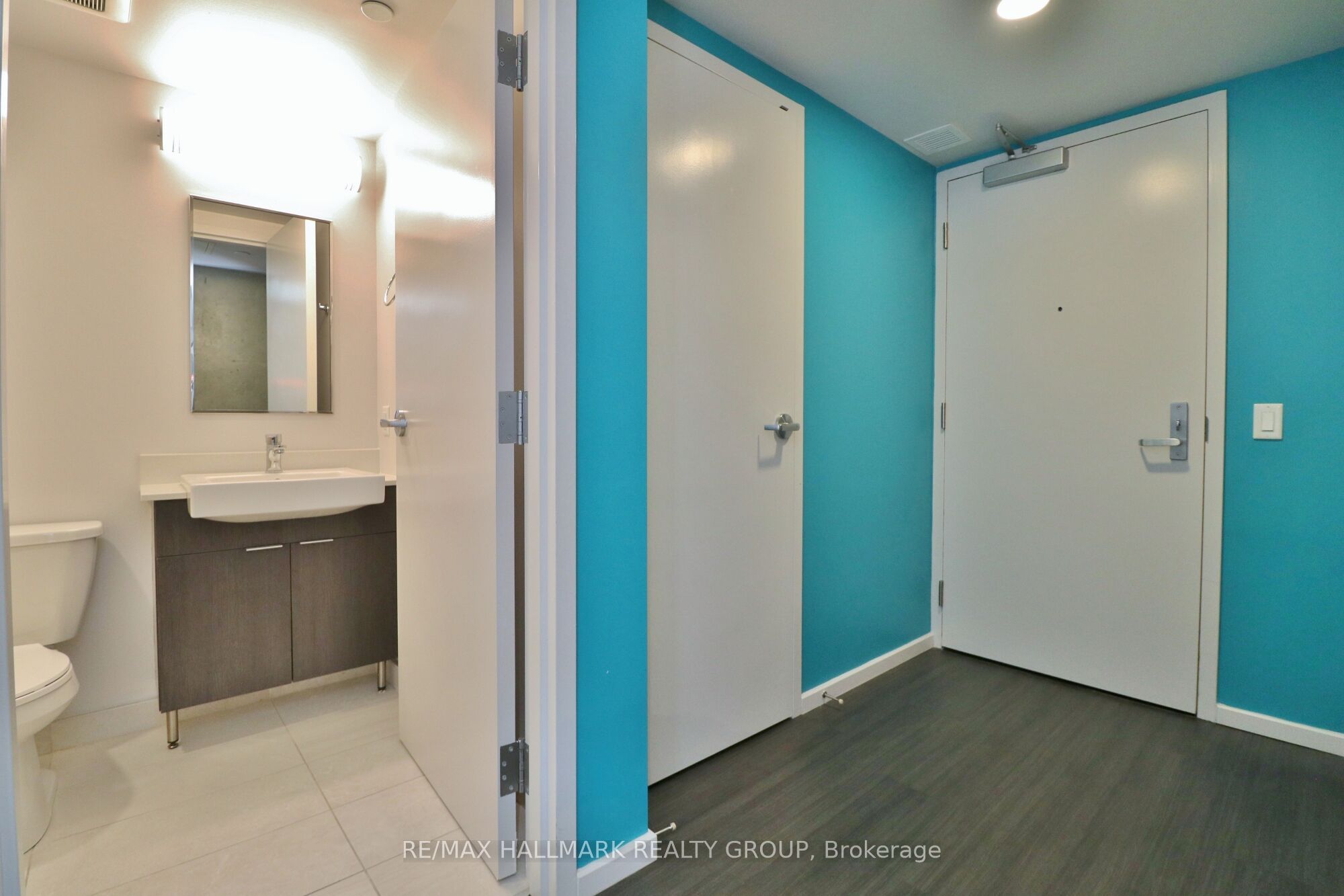 #2501 - 105 Champagne Avenue, DowsLakeCivicHospitalandArea, ON K1S 5E5